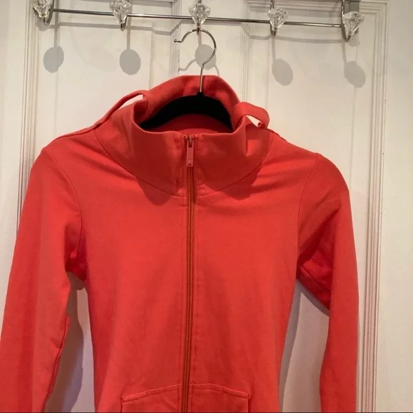 Bench Jacket - Picture 2 of 7